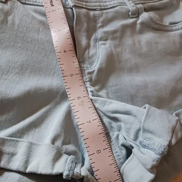 Hollister Low Rise Short-Short Size 1 - Picture 7 of 7